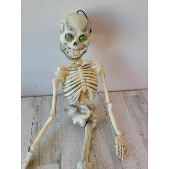 Spearhead 1994 AS IS skeleton hanging Halloween prop decor - Picture 4 of 15